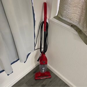 Dirt devil vacuum